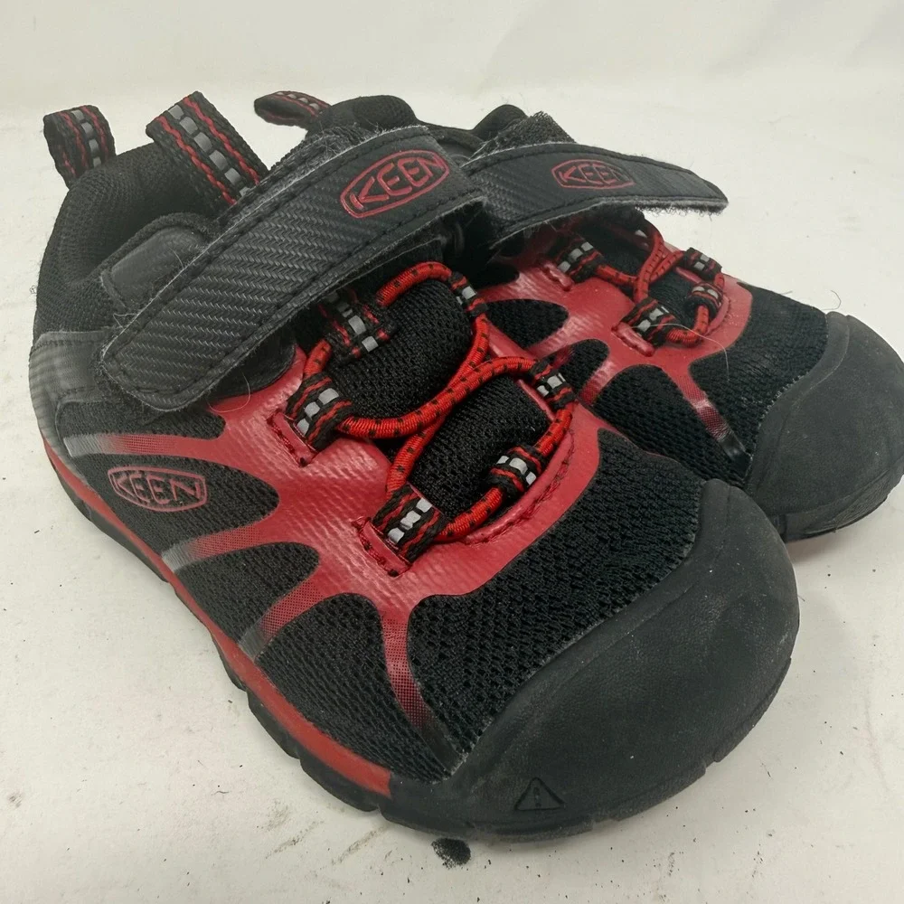 Keen Chandler CNX Kids Sneakers Black Red Mesh Low Top Shoes 1026500 Size 7T
